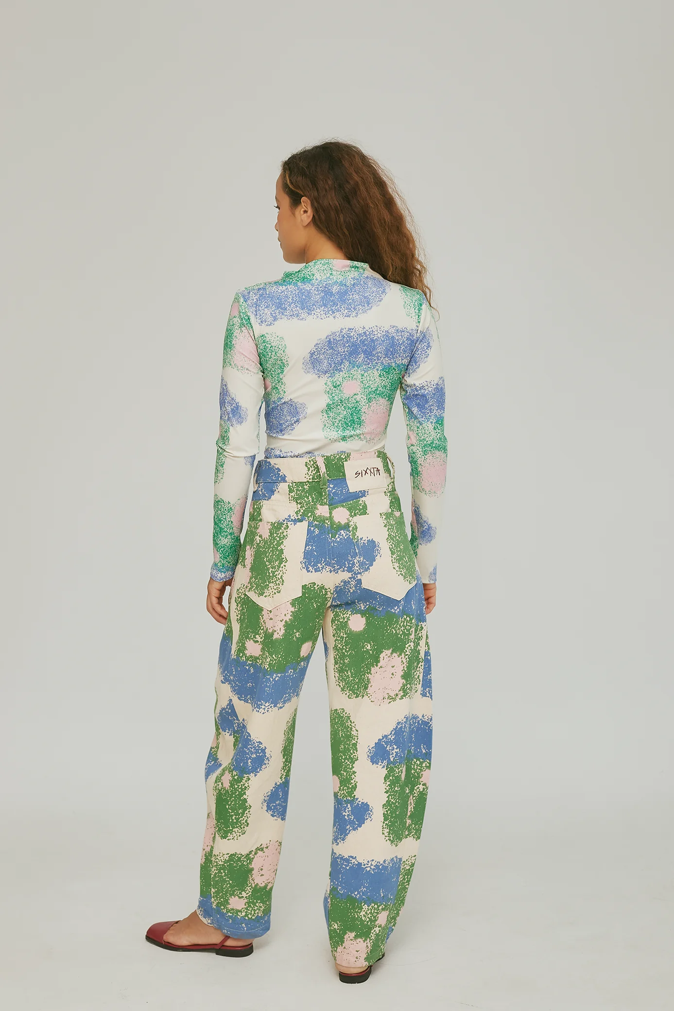 Puffy Egg Jeans Houses - Image 3