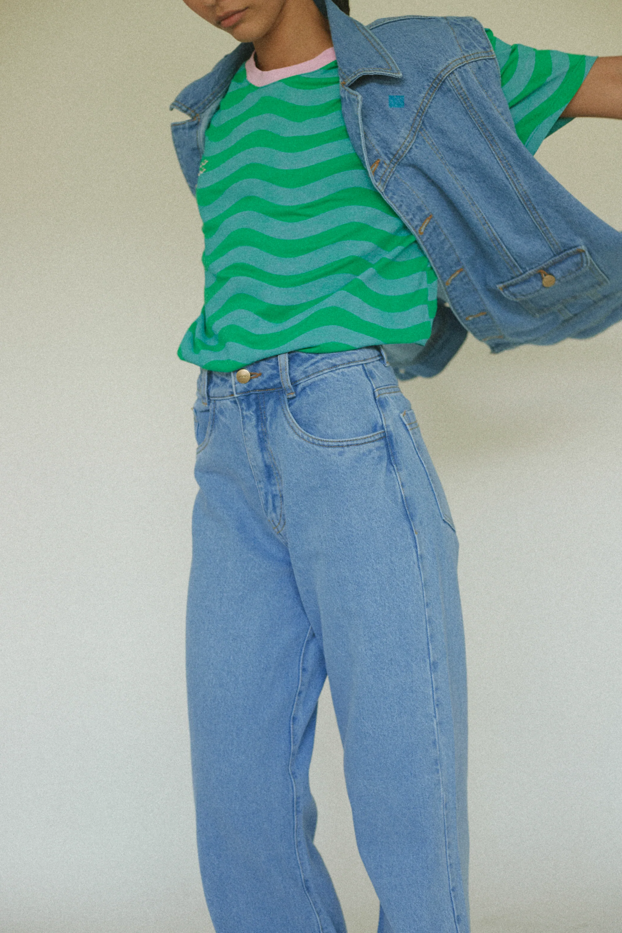 Light Flare Mom Jeans - Image 3